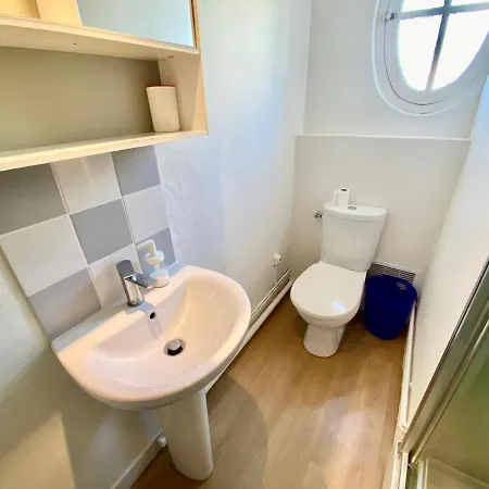 Petit Confortable Pour Personne - 038